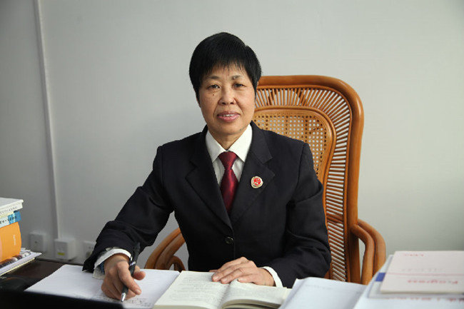 “全国模范检察干部”、湖南省桂东县检察院监察室主任张秀娟:磨难里开出灿烂的花